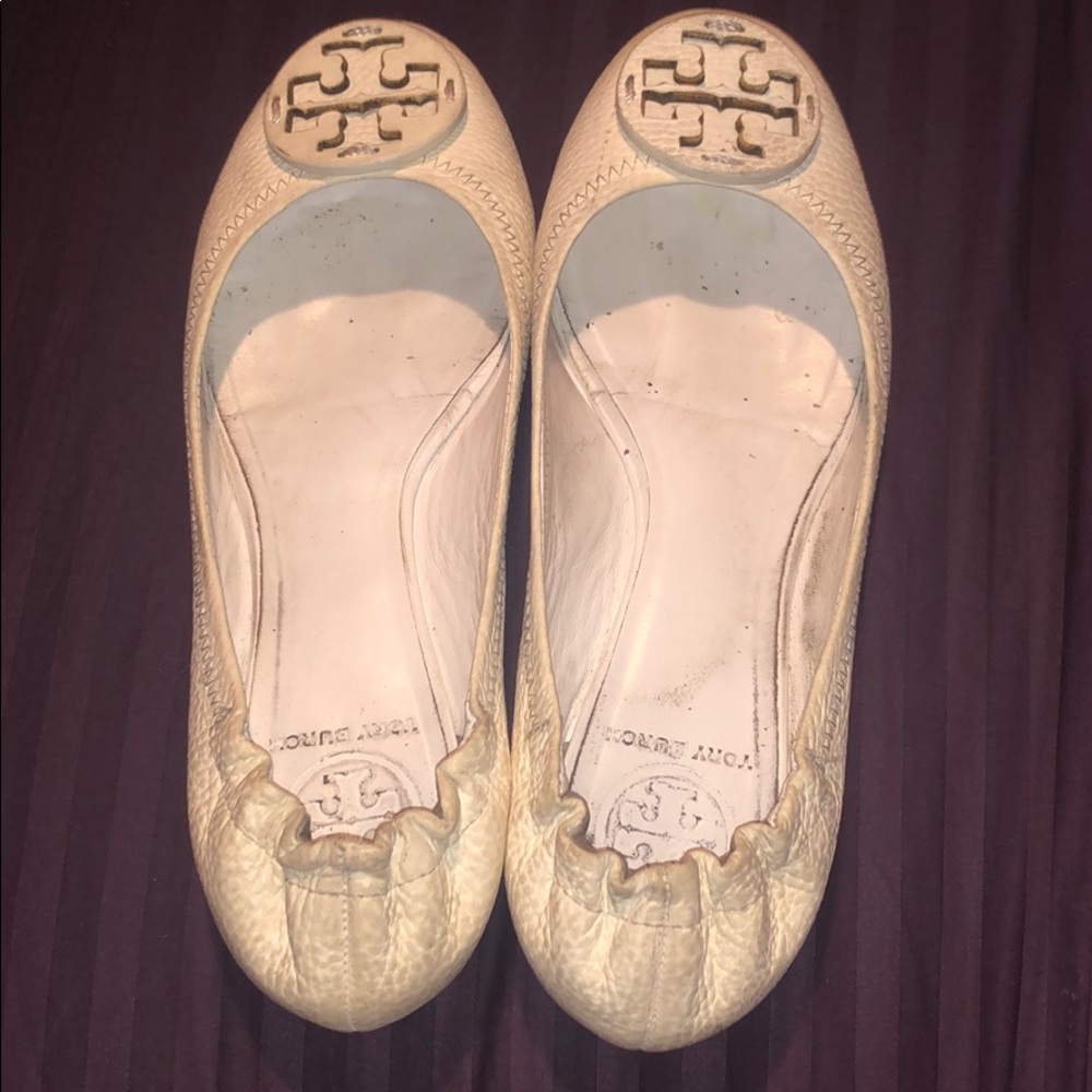 Off white Tory Burch flats. Size 7 1/2.